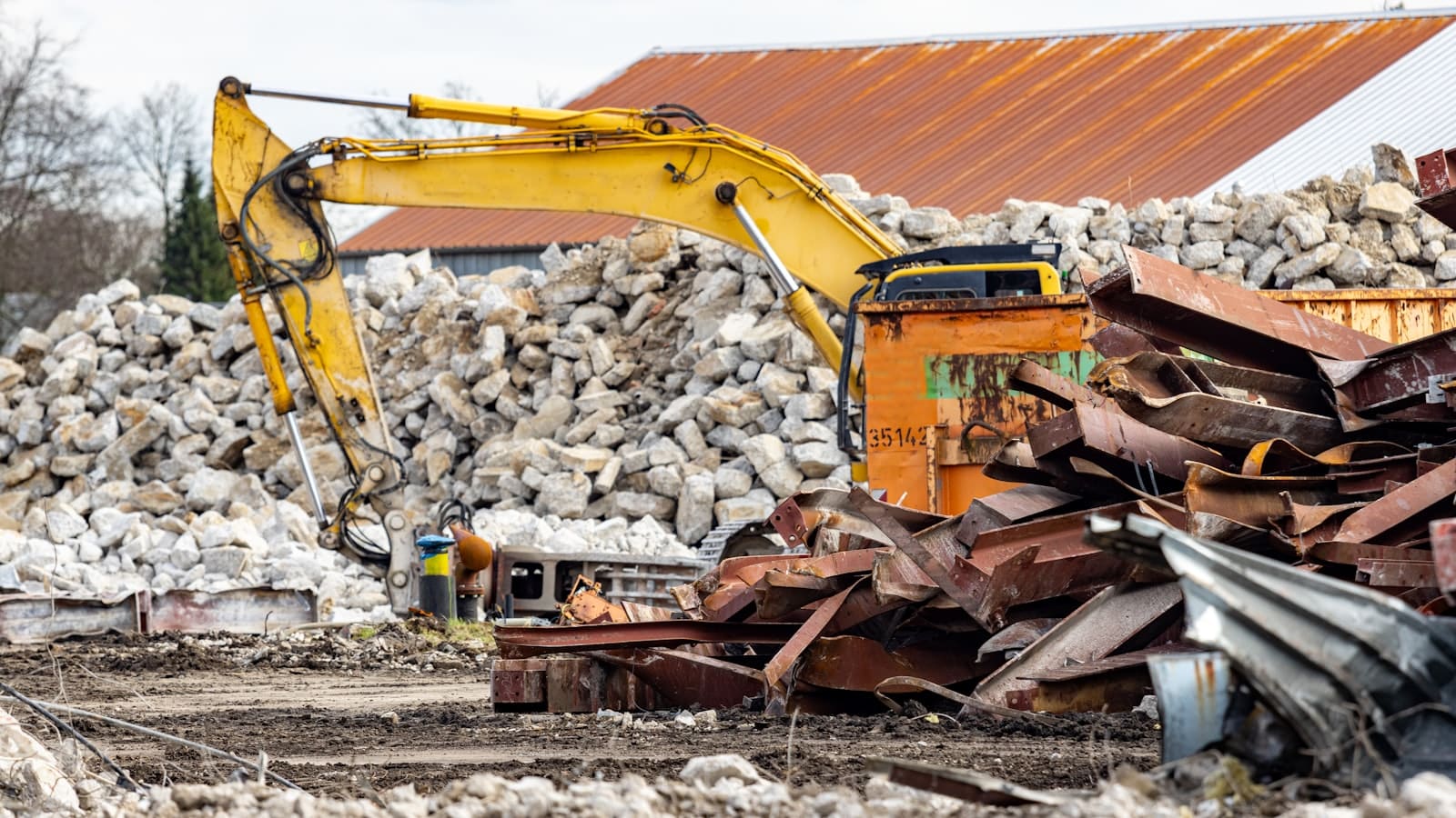 Waste Removal — Al Fajr Contracting Company
